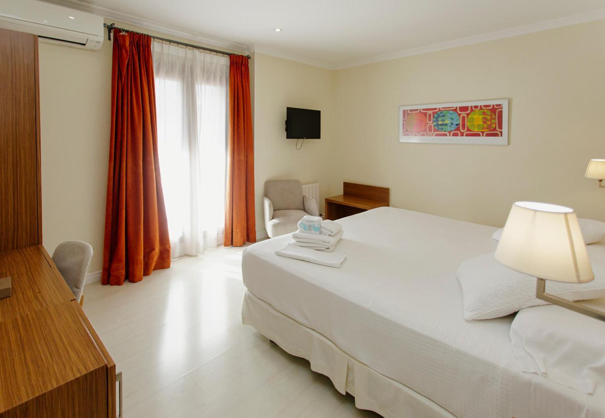 Hotel Mr Costa Blanca เดเนีย ภายนอก รูปภาพ